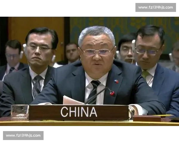 卡塔尔对阵中国比赛裁判判罚争议引发舆论热议规则与公正讨论升级