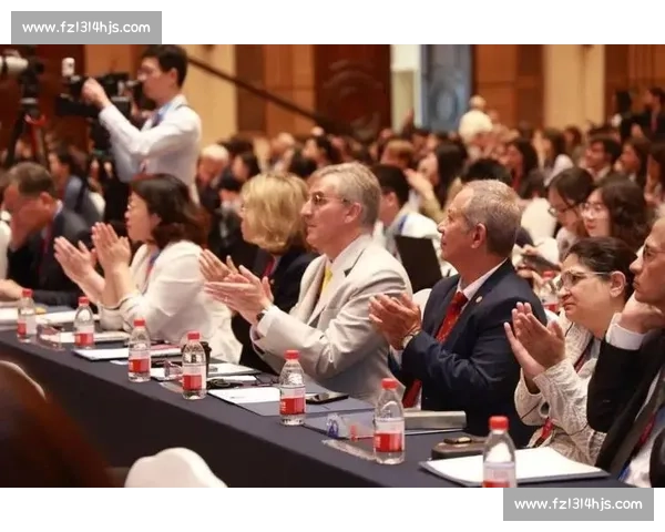 中美关系新格局下的经济竞争与科技创新全面比较分析 中美关系新格局下的经济竞争与科技创新全面比较分析
